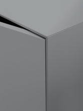 Laden Sie das Bild in den Galerie-Viewer, Detailaufnahme Gehrung der Piure Nex Pur Box – exakte Linienführung und materialgleiche Verbindung für nahtloses Möbeldesign
