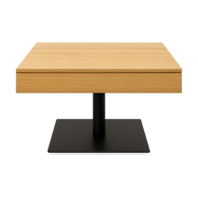 Laden Sie das Bild in den Galerie-Viewer, Höhenverstellbarer Design-Couchtisch Ronald Schmitt Lignum K472 mit massiver Wildeiche-Schublade und vertikaler Rillenfräsung, freigestellt für Webshop-Darstellung.
