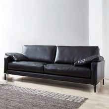 Laden Sie das Bild in den Galerie-Viewer, Violetta Sitzkomfort Sofa Terni Aktion Sonderpreis Möbel Zeppenfeld Olpe Designmöbel Sauerland kubisches Sofa ähnlich Cor Conseta

