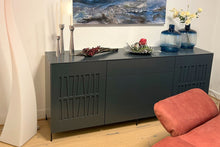 Laden Sie das Bild in den Galerie-Viewer, Sideboard Claire Lack anthrazit matt, B 189 cm, 2 Türen, 4 Schubkästen, Ausstellugnsstück
