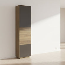 Laden Sie das Bild in den Galerie-Viewer, Frontdetail SY770 – oben/unten MDF lackiert, mittig Holz mit Zopfbürstung, Astnuss, Lack Zartbitter
