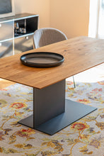 Laden Sie das Bild in den Galerie-Viewer, 4 cm Rustical-Massivholzplatte, brettverleimt mit Stahlkernen – Asco Mono Minal
