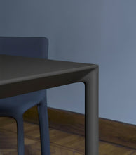 Laden Sie das Bild in den Galerie-Viewer, Kristalia Maki – Esstisch 209×75×100 cm | Fenix mit lackierter Kante | optional Ausziehtisch 256/303 cm | lackiertes Gestell
