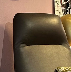 Rückenlehne des Sessel Grace in Leder Provence negro von BW Bielefelder Werkstätten – Detailansicht