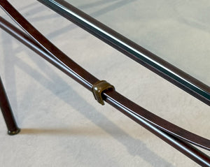 Couchtisch Bielefelder Werkstätten Arc T90, Metallgestell LOA Gold Antin mit Messingdetails und Klarglasplatte, Ausstellungsstück im Landhausstil Detail Messing
