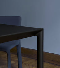 Laden Sie das Bild in den Galerie-Viewer, Kristalia Maki – Esstisch 209×75×100 cm | Fenix mit lackierter Kante | optional Ausziehtisch 256/303 cm | lackiertes Gestell
