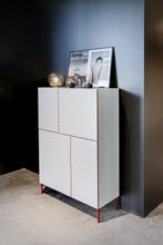 Laden Sie das Bild in den Galerie-Viewer, Design Highboard Case von Kettnaker, stilvolles Möbel mit vier Türen und klaren Linien
