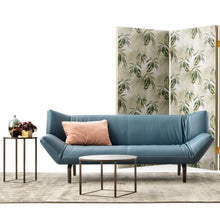 Laden Sie das Bild in den Galerie-Viewer, Design-Sofa Devon für kleine Räume – bequem und stilvoll
