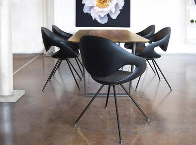 Tonon Moon Stuhl mit ergonomischer Soft Touch Sitzschale in modernem Design, erhältlich mit verschiedenen Gestellen – ideal für Esszimmer, Büro oder Lounge.