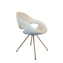 Laden Sie das Bild in den Galerie-Viewer, Tonon Moon Stuhl mit ergonomischer Soft Touch Sitzschale in modernem Design, erhältlich mit verschiedenen Gestellen – ideal für Esszimmer, Büro oder Lounge.
