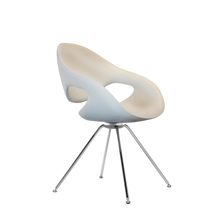 Laden Sie das Bild in den Galerie-Viewer, Tonon Moon Stuhl mit ergonomischer Soft Touch Sitzschale in modernem Design, erhältlich mit verschiedenen Gestellen – ideal für Esszimmer, Büro oder Lounge.
