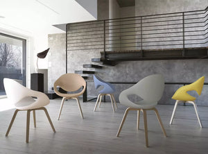 Tonon Moon Stuhl mit ergonomischer Soft Touch Sitzschale in modernem Design, erhältlich mit verschiedenen Gestellen – ideal für Esszimmer, Büro oder Lounge.