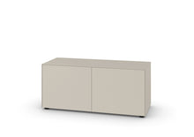 Laden Sie das Bild in den Galerie-Viewer, Piure Nex Pur Box 1573878 mit 2 Türen in Seidengrau (P23), Lowboard-Modul mit klarer Linienführung und matt lackierter Oberfläche, freigestellt.
