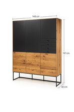 Laden Sie das Bild in den Galerie-Viewer, Scholtissek Geschirrschrank Alleskönner aus massiver astiger Eiche natur geölt mit schwarzen Glastüren und Schubladen, auf Metallgestell, moderne Designmöbel Rendering Computergeneriert
