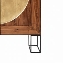 Laden Sie das Bild in den Galerie-Viewer, Scholtissek LUNA – Geschirrschrank astiger Nussbaum | vergoldeter Kreis | 150×180×42 cm
