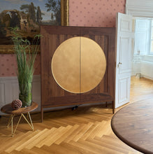 Laden Sie das Bild in den Galerie-Viewer, LUNA Untergestelle im Vergleich – Stahl transparent lackiert, Stahl schwarz lackiert, Holzuntergestell Artus-Optik
