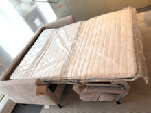 Laden Sie das Bild in den Galerie-Viewer, Oberansicht der Bettfunktion beim Sits Felix; Matratze in Schutzfolie, 140 × 200 cm.
