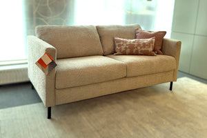 Sits Felix Schlafsofa in Poppy light grey, Frontansicht; Ausstellungsstück im Neuzustand.