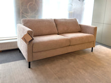 Laden Sie das Bild in den Galerie-Viewer, Sits Felix Schlafsofa Poppy light grey, linke Seitenansicht mit schlanken Armlehnen.
