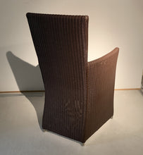 Laden Sie das Bild in den Galerie-Viewer, Ausstellungsstück  Alvico Lloyd Loom kleiner Sessel 175 dunkelbraun, Sitz und Rücken gepolstert, Alcantara bordeaux
