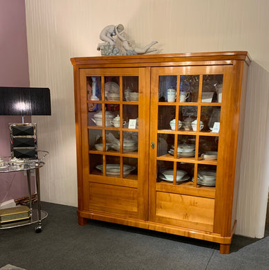 Form Exclusiv Sammlervitrine Voratsschrank Camargue Massiv Kischbaum Ausstellugnsstück Landhausstil Möbel Zeppenfeld Olpe Desig