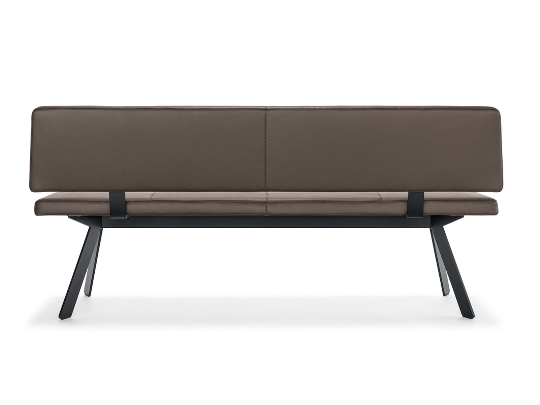 Girsberger  Bank Carim mit Rückenlehne verschiedene Größen von 160 bis 280 cm Breite 4- Fuß Gestell schwarz pulverbeschichtet Leder frei wählbar aus der Kollektion Donna Sitz- und Rückenlehne glatt bezogen oder mit Kapitonierung (gesteppt)