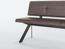 Laden Sie das Bild in den Galerie-Viewer, Girsberger  Bank Carim mit Rückenlehne verschiedene Größen von 160 bis 280 cm Breite 4- Fuß Gestell schwarz pulverbeschichtet Leder frei wählbar aus der Kollektion Donna Sitz- und Rückenlehne glatt bezogen oder mit Kapitonierung (gesteppt)
