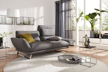 Laden Sie das Bild in den Galerie-Viewer, Detailansicht der verstellbaren Rückenlehne am Sofa Clou von IP Design
