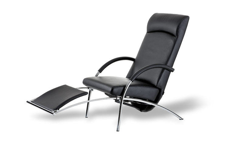 Relaxsessel Curve von IP DESIGN in modernem Design – eleganter Designersessel mit ergonomischer Form und drehbarem Fuß