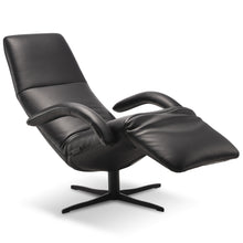 Laden Sie das Bild in den Galerie-Viewer, Seitenansicht des JORI Yoga JR-7360 Relaxsessels – ausgeklappte Fußstütze und verstellbare Rückenlehne in synchroner Monomove-Position
