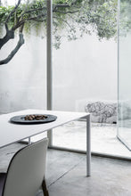 Laden Sie das Bild in den Galerie-Viewer, Kristalia Esstisch Maki italienische Designmöbel Ausziehtisch Möbel Zeppenfeld Olpe Sauerland (2)
