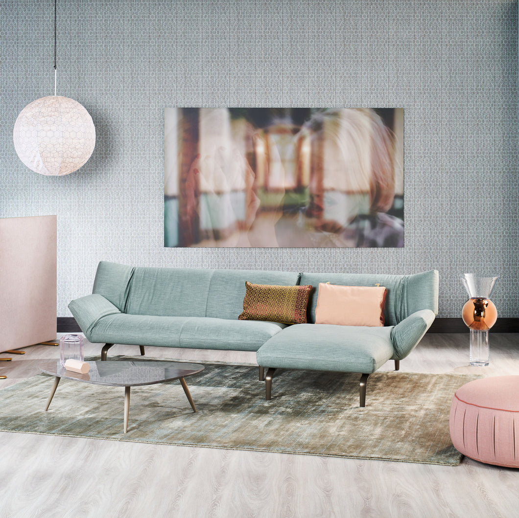 Leolux Sofa Devon in Stoffbezug mit Metallfüßen bei Möbel Zeppenfelde