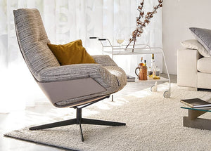 Bielefelder Werkstätten Loungesessel Daron im Showroom Olpe
