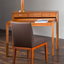 Laden Sie das Bild in den Galerie-Viewer, Sekretär Bordeaux, Form Exclusiv Design, Schreibtisch, Eiche, Kirschbaum oder Nußbaum, Homeoffice
