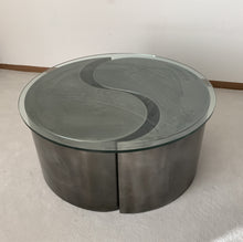 Laden Sie das Bild in den Galerie-Viewer, Runder Couchtisch Tao, Rohstahl Ying Yang - Möbelhaus H. Zeppenfeld GmbH
