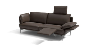 Sofa Mara mit Kopfstütze und Beinauflage – funktional und stilvoll
