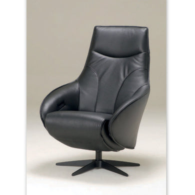 AERA TW248 / Signa 248 Relaxsessel – Frontansicht in Leder Runner Schwarz mit Fuß 32