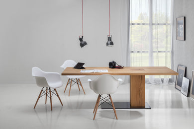 Asco Mono rustical – Frontansicht, astige Eiche geölt mit Stamm-Zentralfuß, 200×100 cm