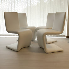 Laden Sie das Bild in den Galerie-Viewer, Bonaldo Venere – 4er Stuhlgruppe in Leder Capri Weiß 
