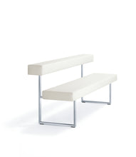 Laden Sie das Bild in den Galerie-Viewer, Girsberger Permesso Sitzbank in Weiß – Freisteller, schräge Ansicht
