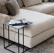 Ascot JR-t938 Detailansicht – Vegetalia-Sattelleder auf schwarzem Metallgestell