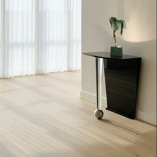 Konsole Saphir – Anstelltisch 60×70×50 cm in Acryl Schwarz/Klar mit Kugel Nickel satiniert im Wohnambiente