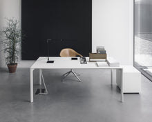 Laden Sie das Bild in den Galerie-Viewer, Kristalia Esstisch Maki italienische Designmöbel Ausziehtisch Möbel Zeppenfeld Olpe Sauerland (2)
