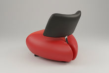 Laden Sie das Bild in den Galerie-Viewer, Polierte Aluminiumteile des Leolux Pallone – hochwertiges Finish im Detail
