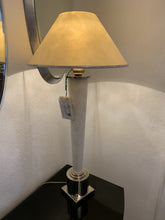 Laden Sie das Bild in den Galerie-Viewer, Detail Sigma L2 – Keramikfuß offwhite marmoriert
