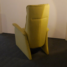 Laden Sie das Bild in den Galerie-Viewer, Relaxsessel    AERA Sitting Vision Smart Next NX-312 NX312 Fernsehsessel Rückansicht  Stoff Möbel Zeppenfeld Olpe Designmöbel Sauerland 
